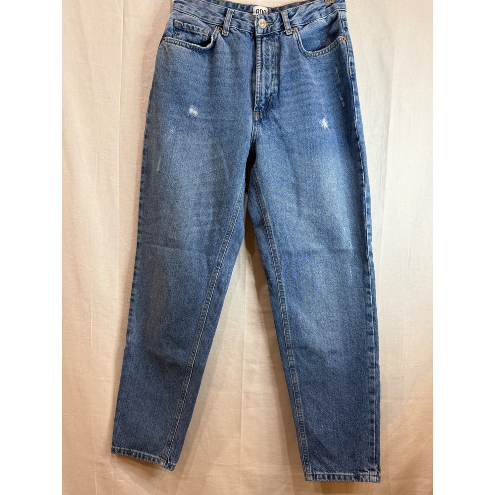 BDG Urban Outfitters Mom High-Rise Petite Jeans Medium Wash Blue Denim Size 28